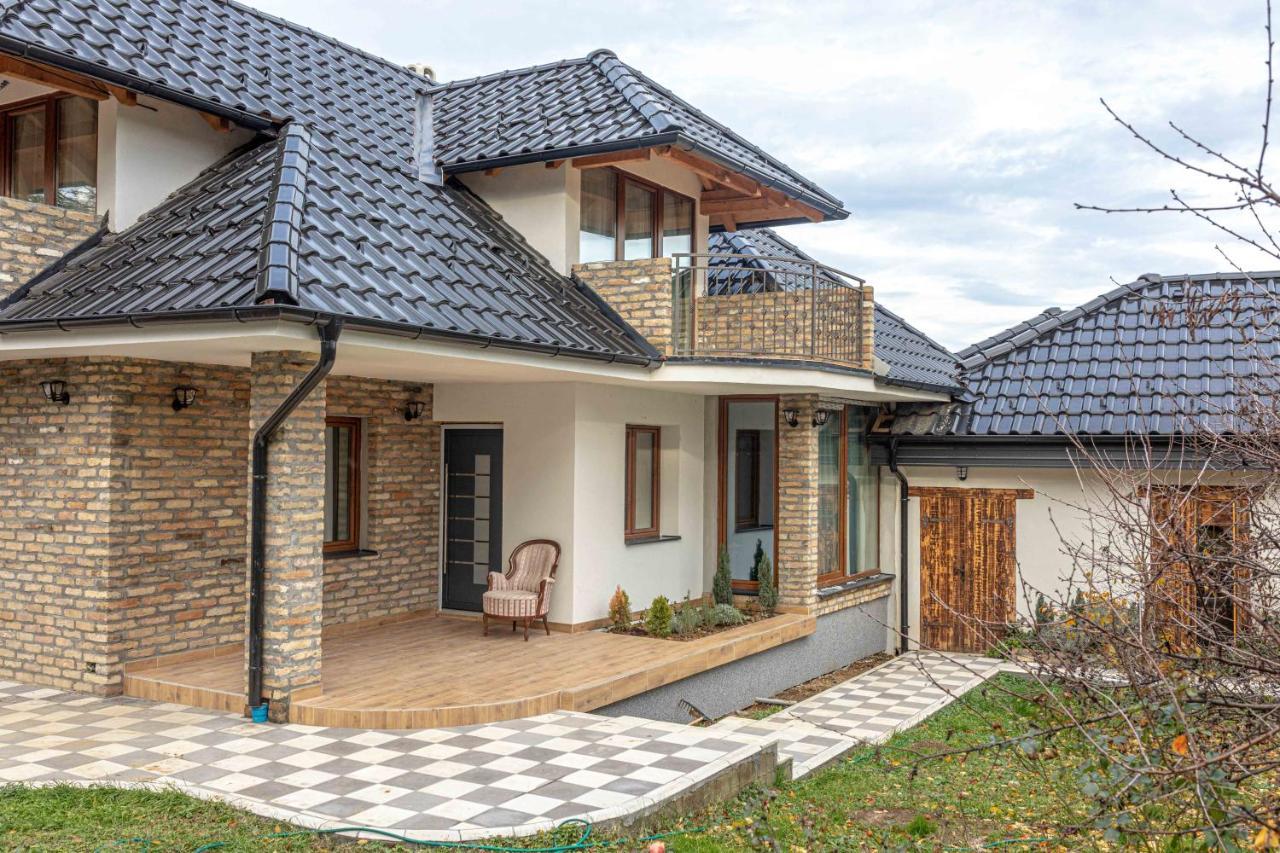 City Escape Luxury Villa Zuce Exterior photo