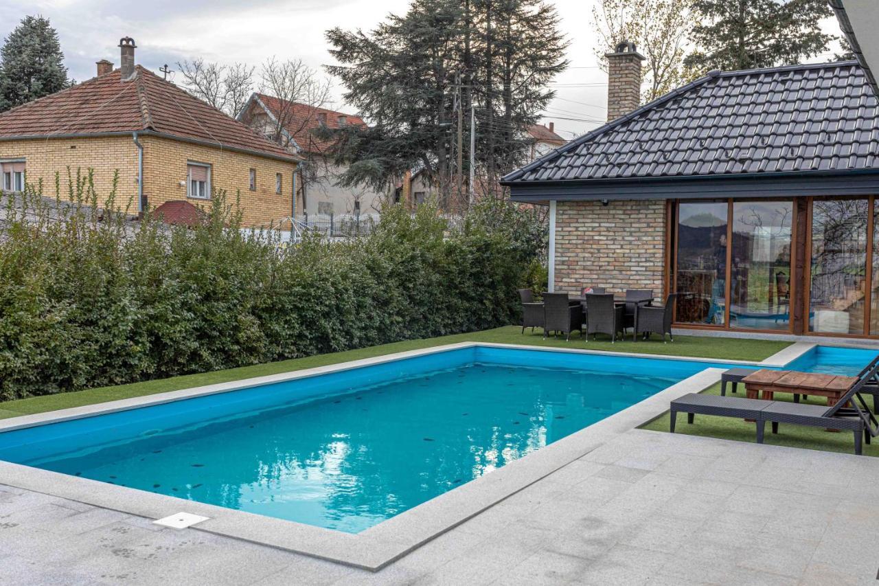 City Escape Luxury Villa Zuce Exterior photo